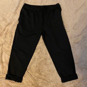 Lululemon NWOT black pants size 6